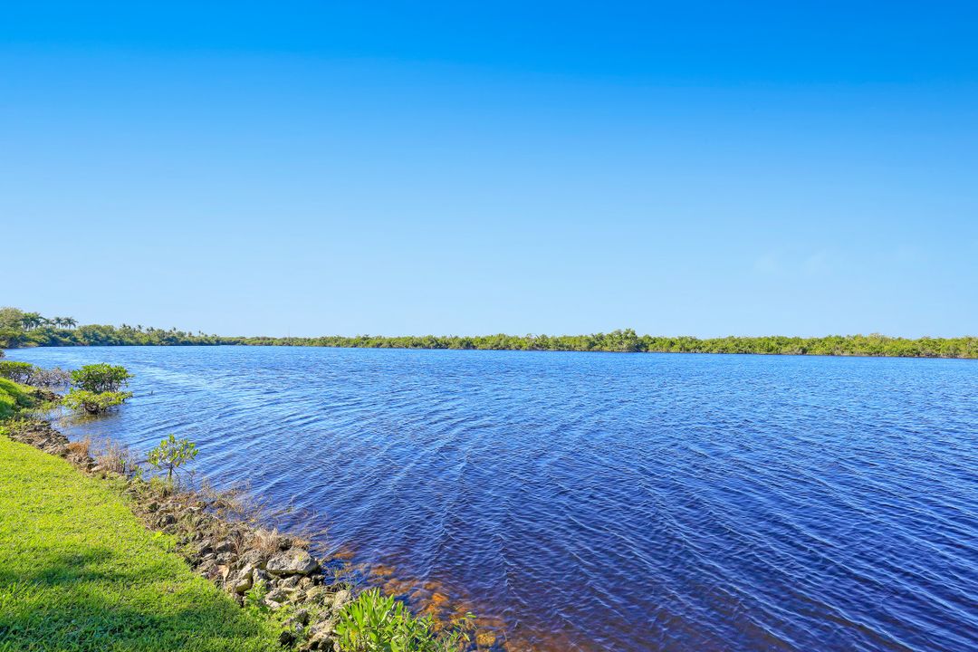 1045 Mainsail Dr #413, Naples, FL 34114