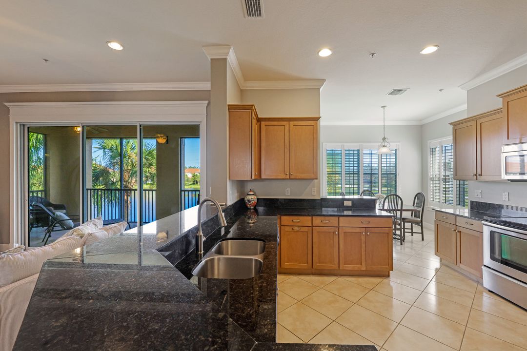 10380 Glastonbury Cir #202, Fort Myers, FL 33913