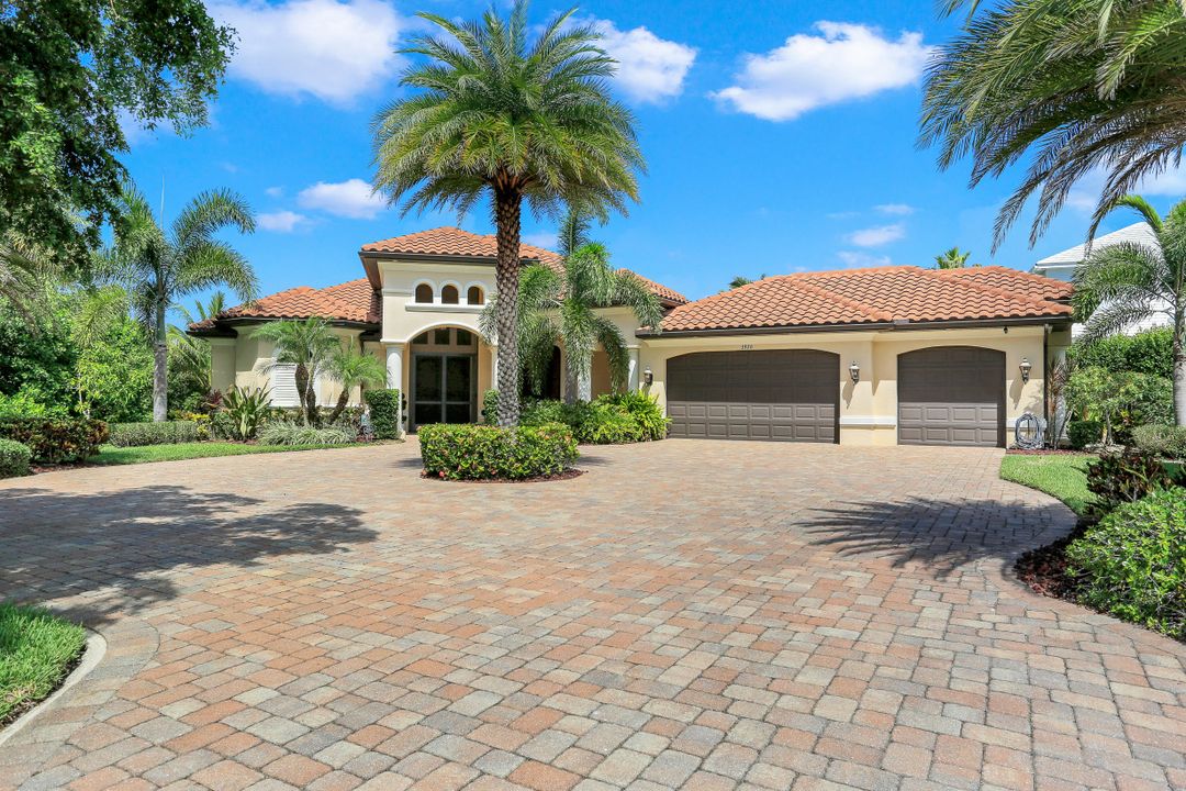 3920 Surfside Blvd, Cape Coral, FL 33914