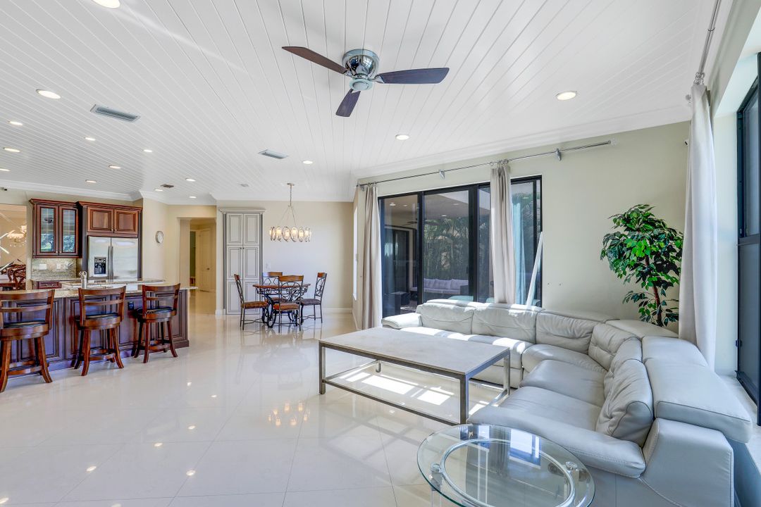 3642 Santaren Ct, Naples, FL 34119