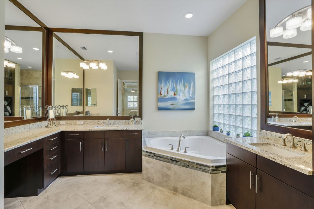 3263 Pacific Dr, Naples, FL 34119