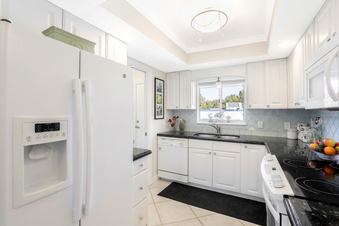 746 Broad Ave S, Naples, FL 34102