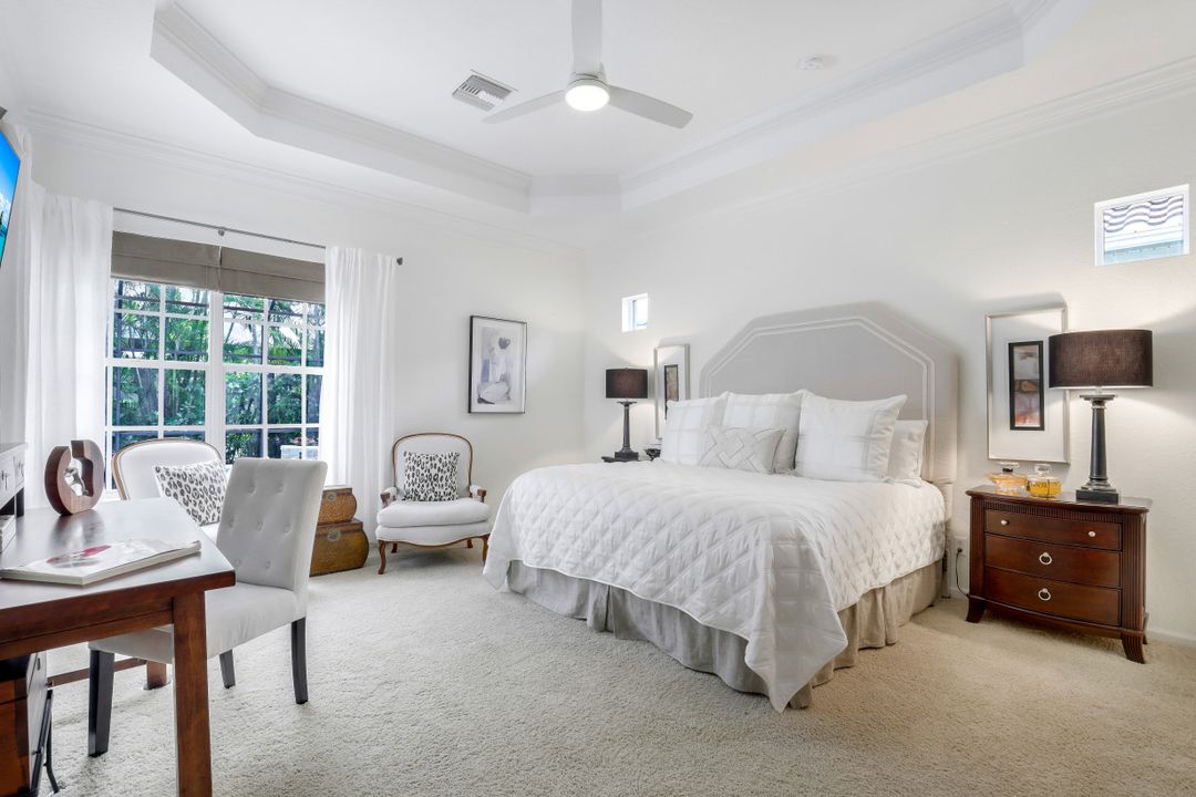 9150 Quartz Ln, Naples, FL 34120