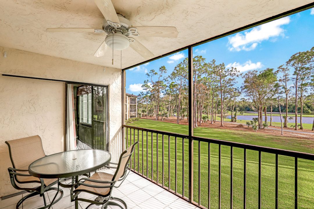 228 Fox Glen Dr APT 3202, Naples, FL 34104