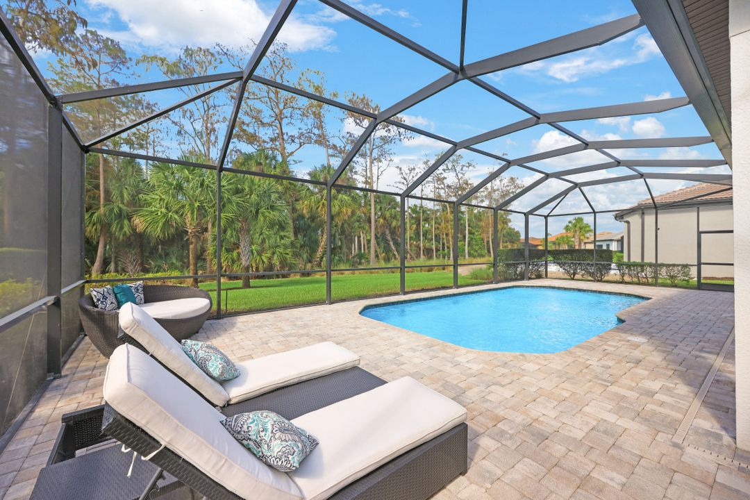 9431 Greyhawk Trl, Naples, FL 34120