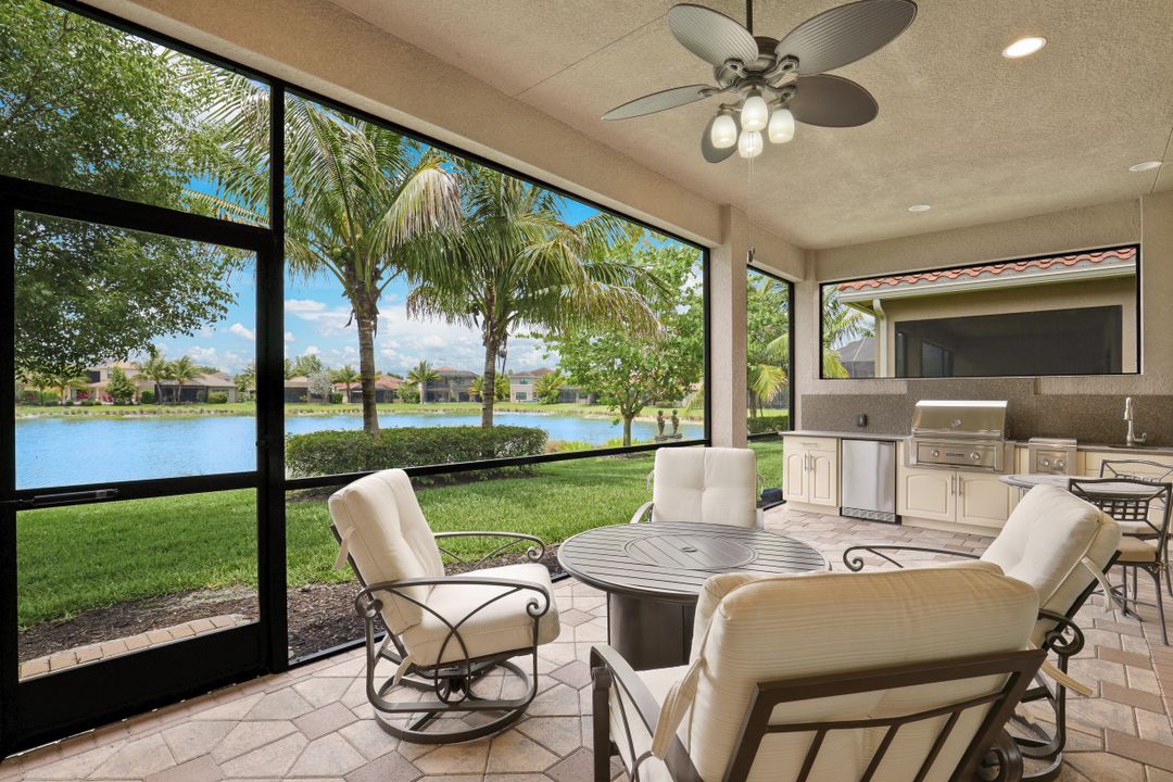 13719 Luna Dr, Naples, FL 34109