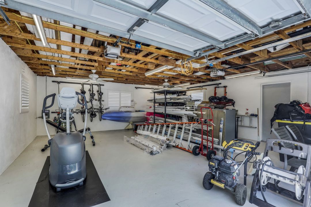 6060 Autumn Oaks Ln, Naples, FL 34119