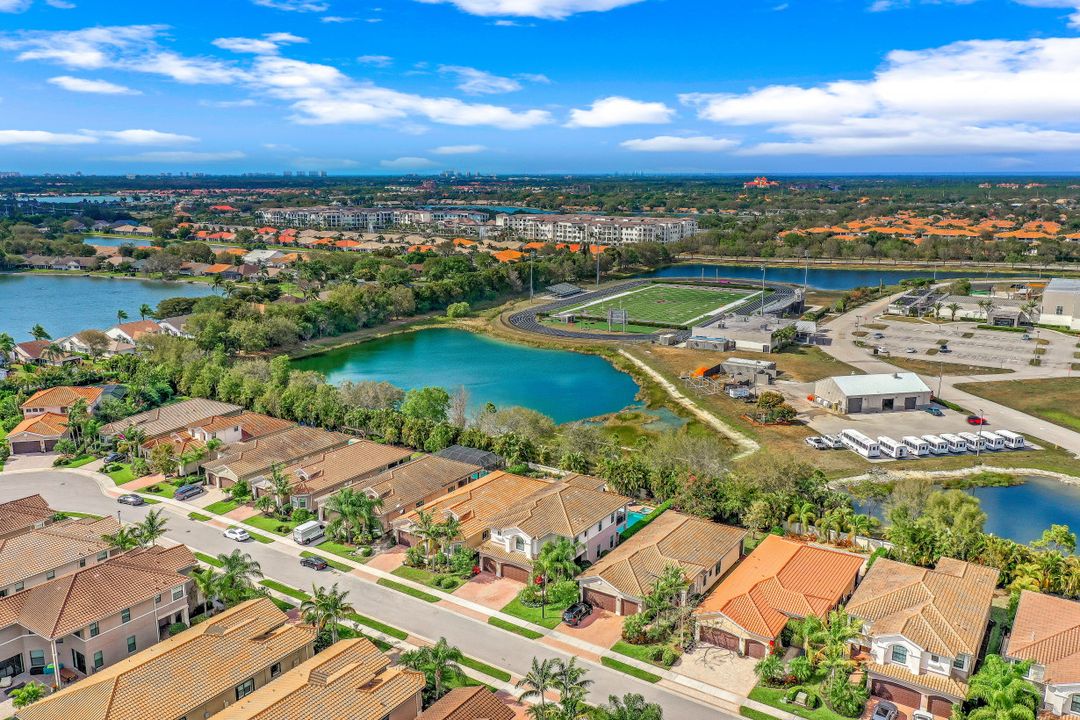 13840 Luna Dr, Naples, FL 34109