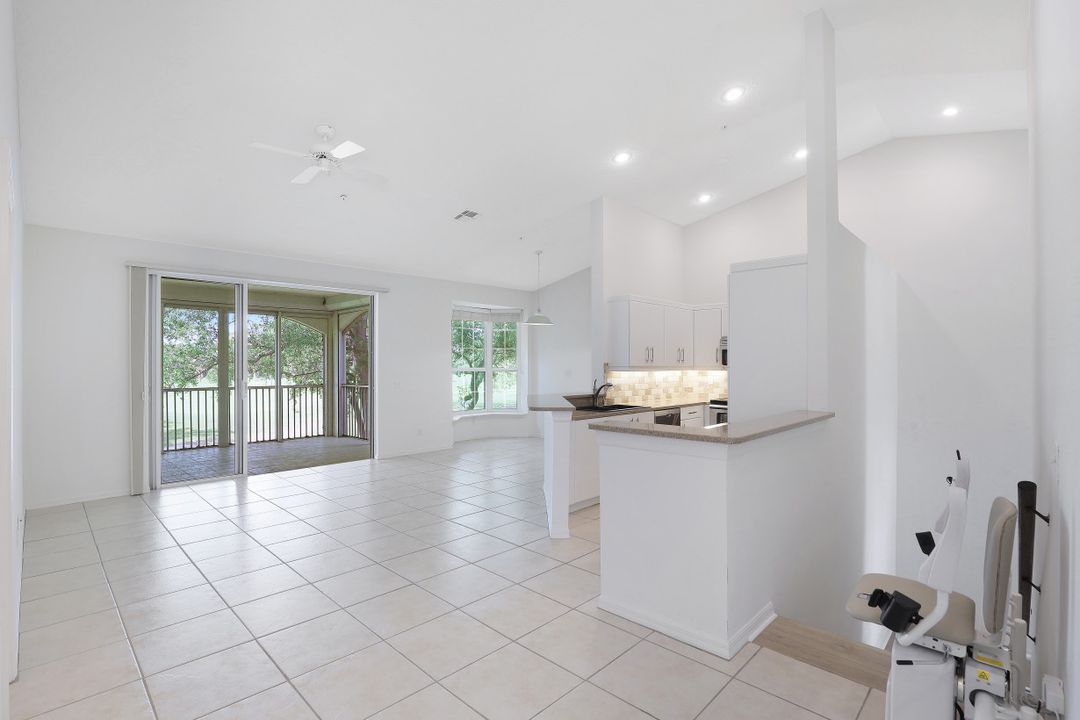 97 Silver Oaks Cir #2203, Naples, FL 34119