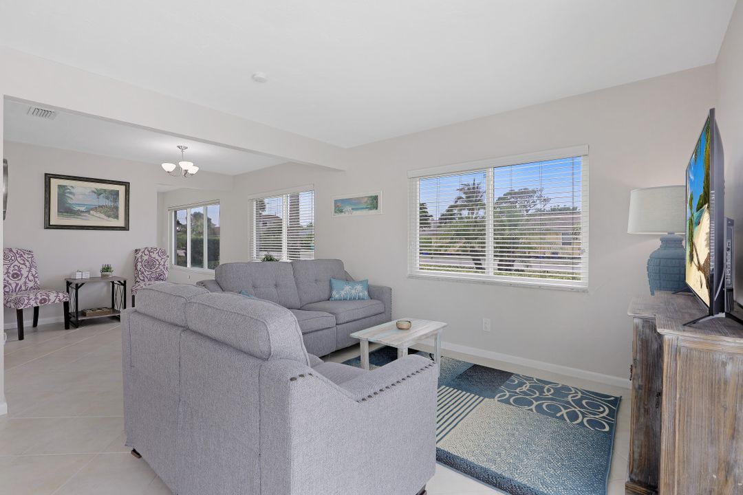 701 93rd Ave N, Naples, FL 34108