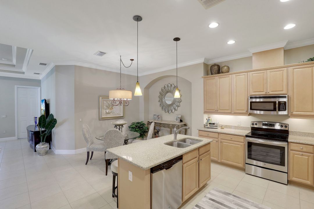 9169 Isla Bella Cir, Bonita Springs, FL 34135