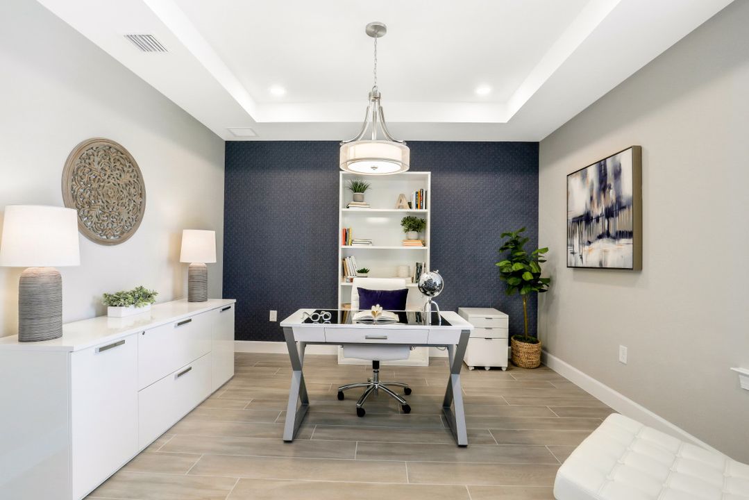 9765 Everglades Dr, Naples, FL 34120