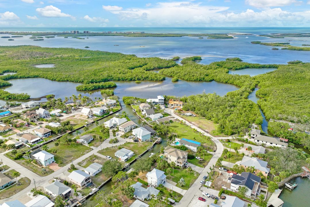 4733 Spring Creek Dr, Bonita Springs, FL 34134