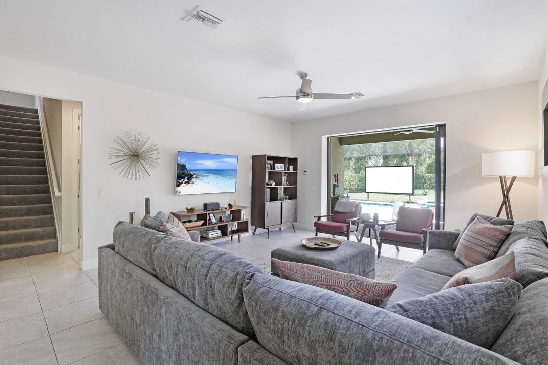 16083 Camden Lakes Cir, Naples, FL 34110