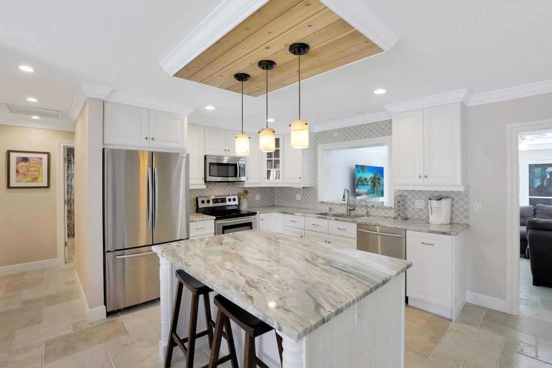 2824 Poinciana St, Naples, FL 34105