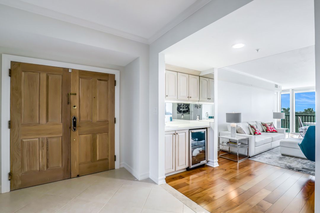 7515 Pelican Bay Blvd #4b, Naples, FL 34108