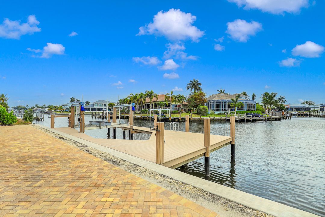 99 Gulfport Ct, Marco Island, FL 34145