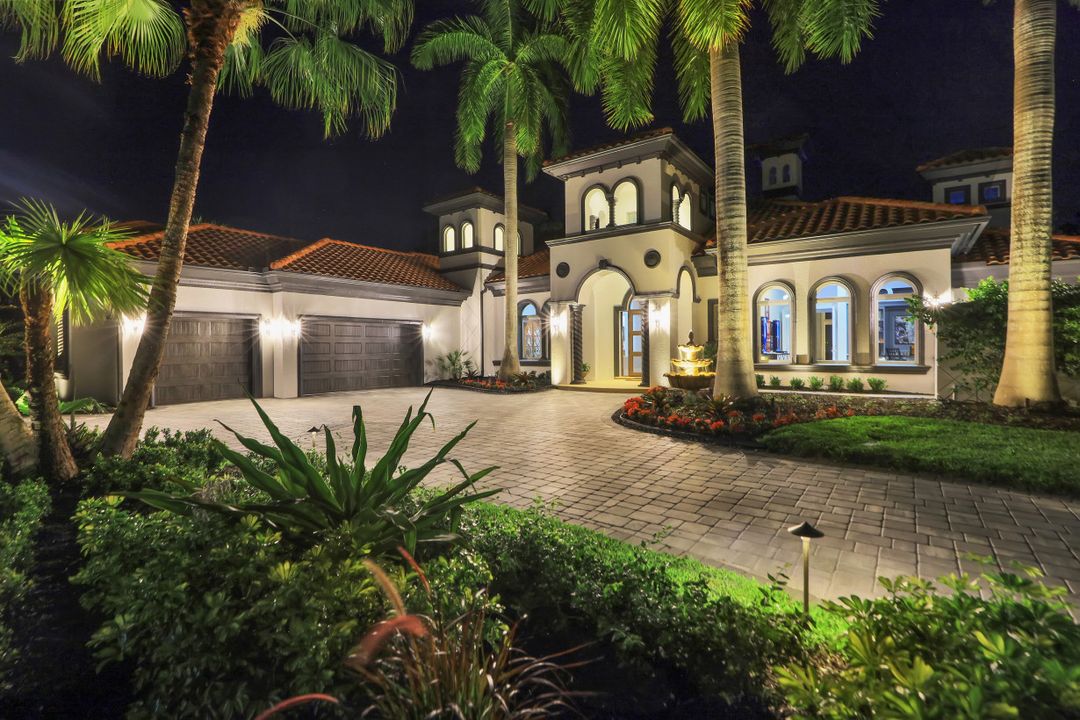 4642 Idylwood Ln, Naples, FL 34119