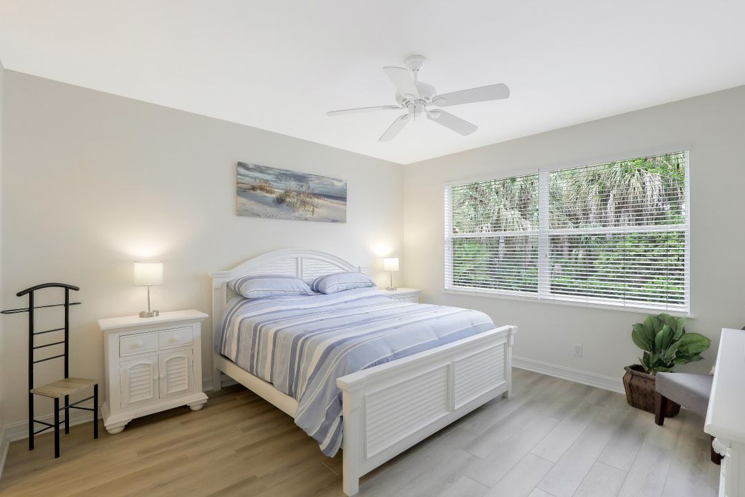 1903 Tarpon Bay Dr N, Naples, FL 34119