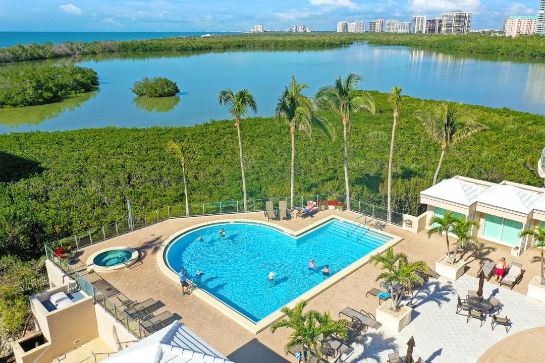 60 Seagate Dr #1204, Naples, FL 34103