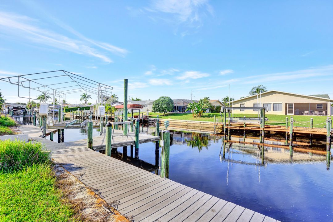 1803 SE 16th St, Cape Coral, FL 33990