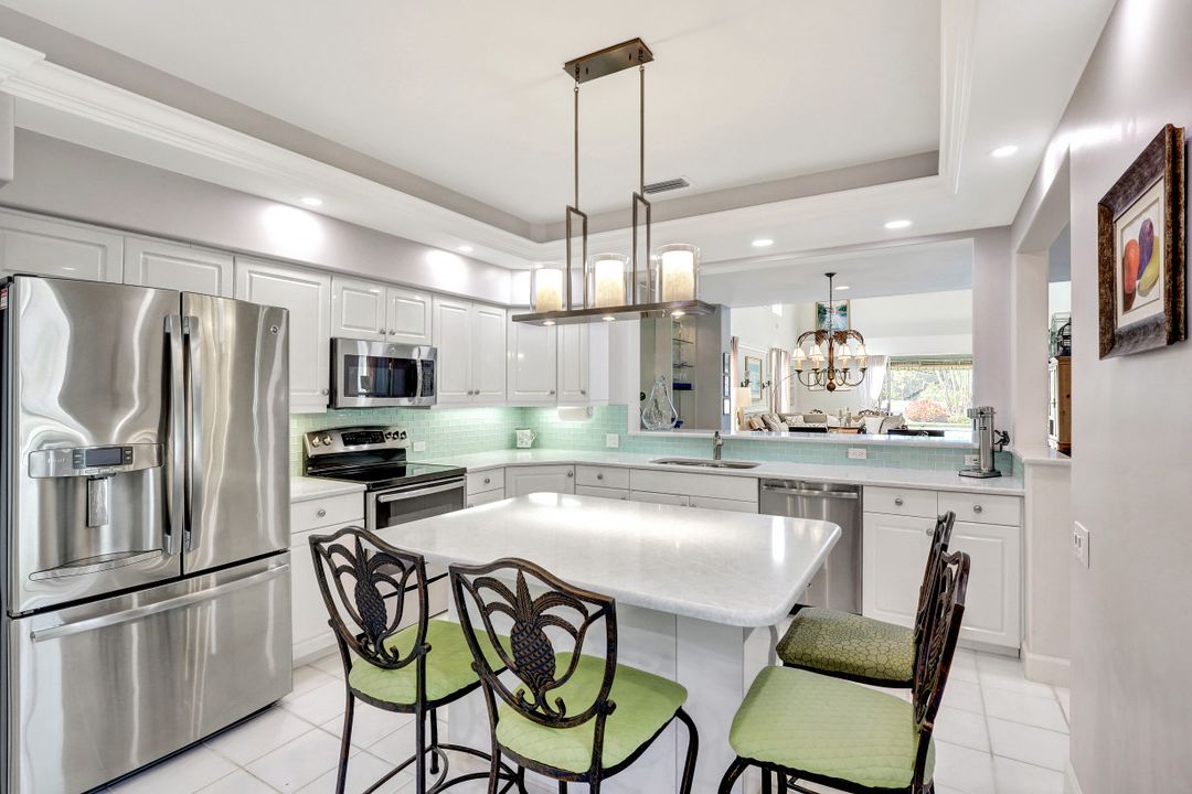 242 Edgemere Way E, Naples, FL 34105