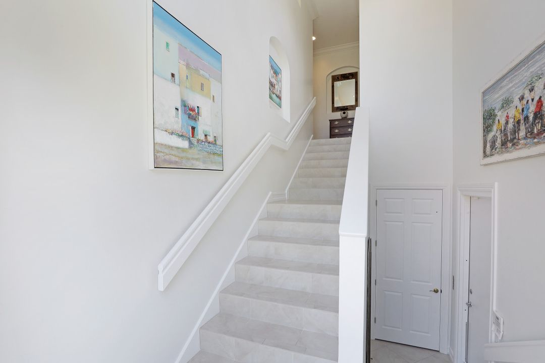 5001 Maxwell Cir #201, Naples, FL 34105