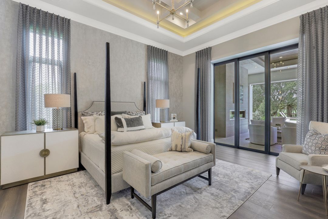 13610 Pondview Cir, Naples, FL 34119