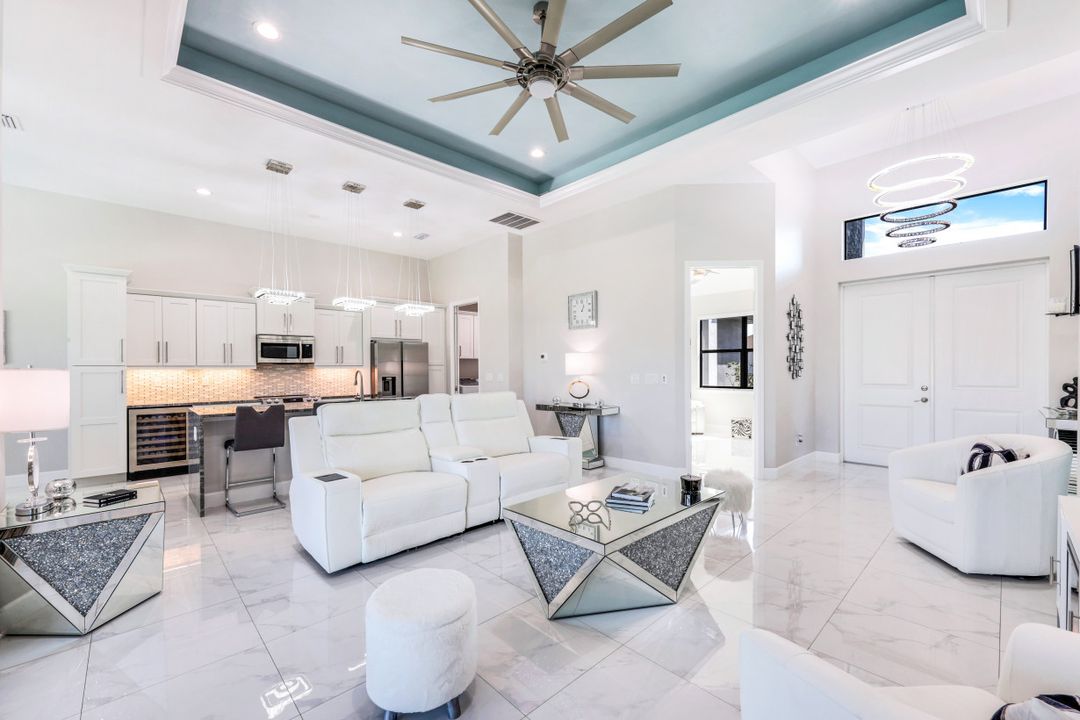 1833 SW 11th Terrace, Cape Coral, FL 33991