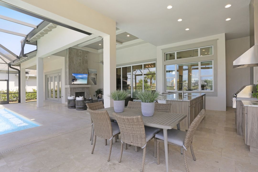 6035 Plana Cays Dr, Naples, FL 34113