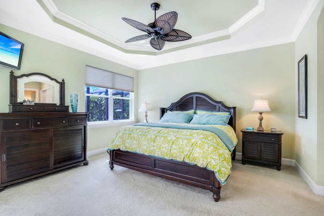 9463 Quarry Dr, Naples, FL 34120