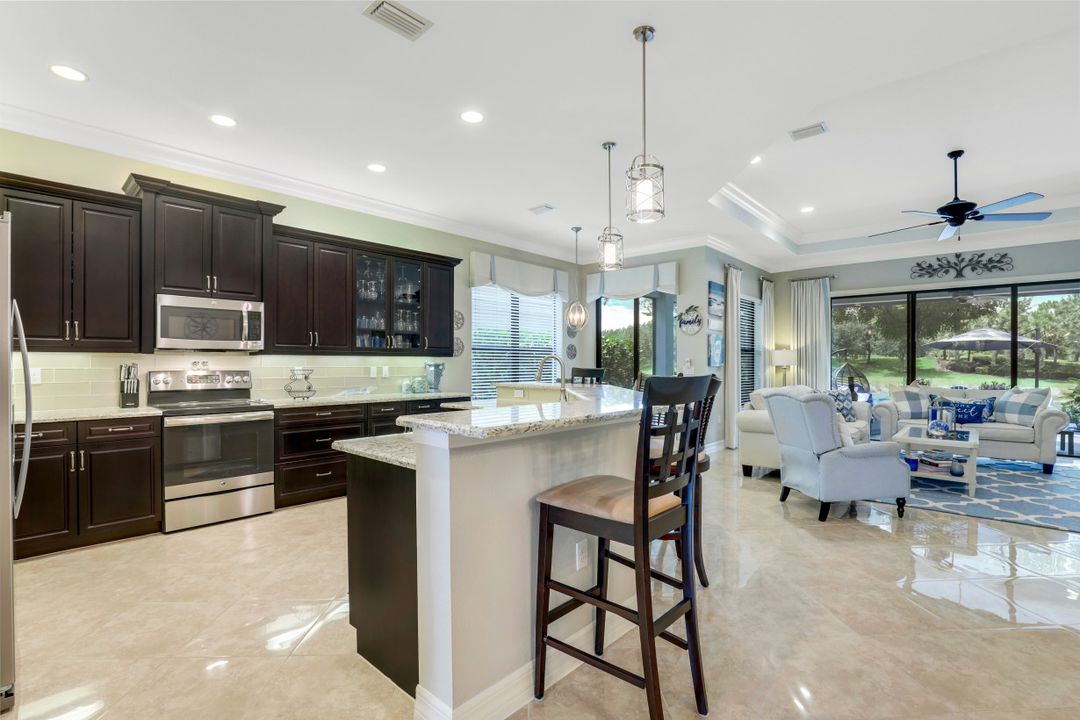 3646 Santaren Ct, Naples, FL 34119