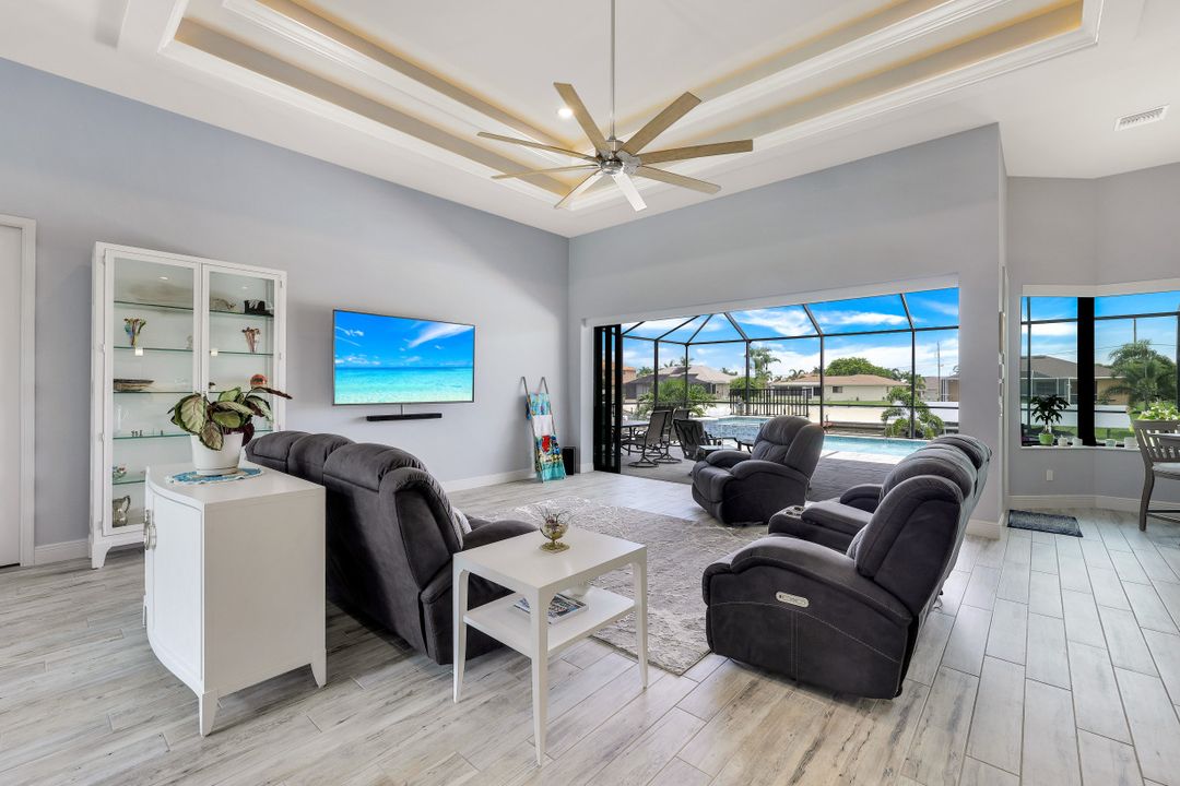 2103 SW 52nd St, Cape Coral, FL 33914