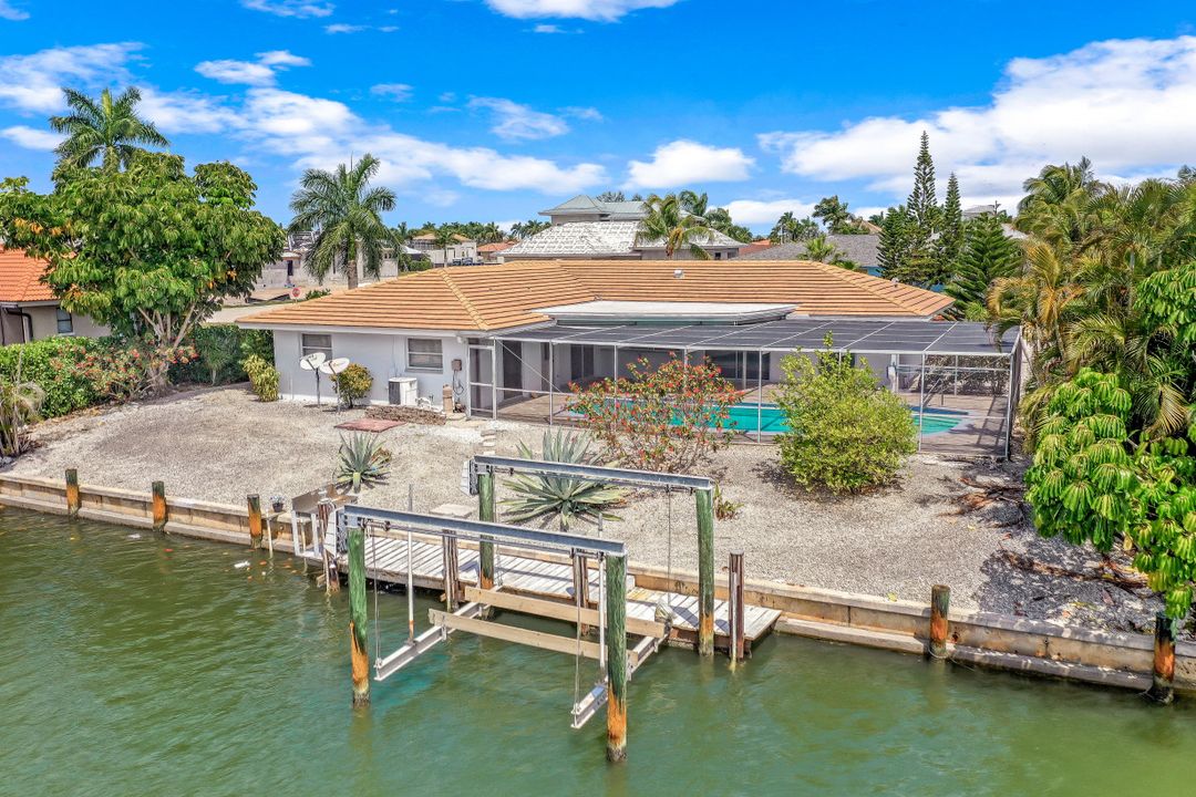 288 Grapewood Ct, Marco Island, FL 34145