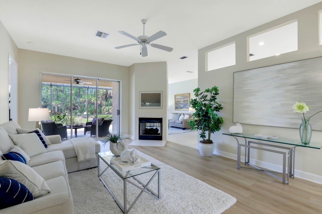 6082 Highwood Park Ct, Naples, FL 34110