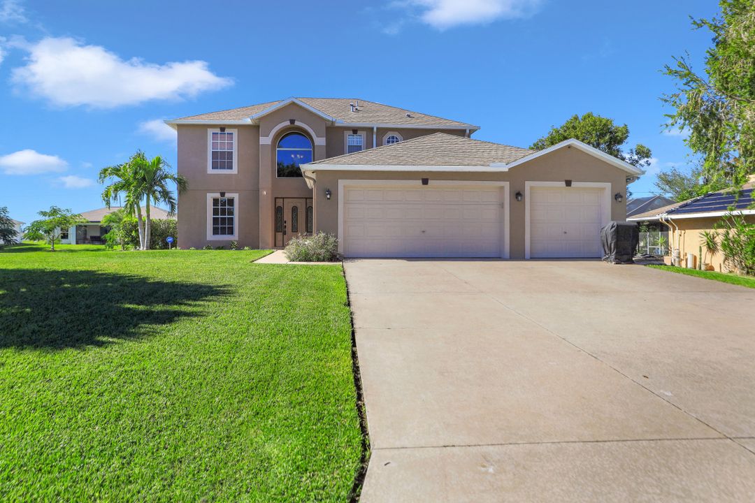 1220 NE 4th Pl, Cape Coral, FL 33909