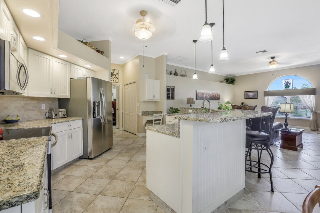 6705 Highland Pines Cir, Fort Myers, FL 33966