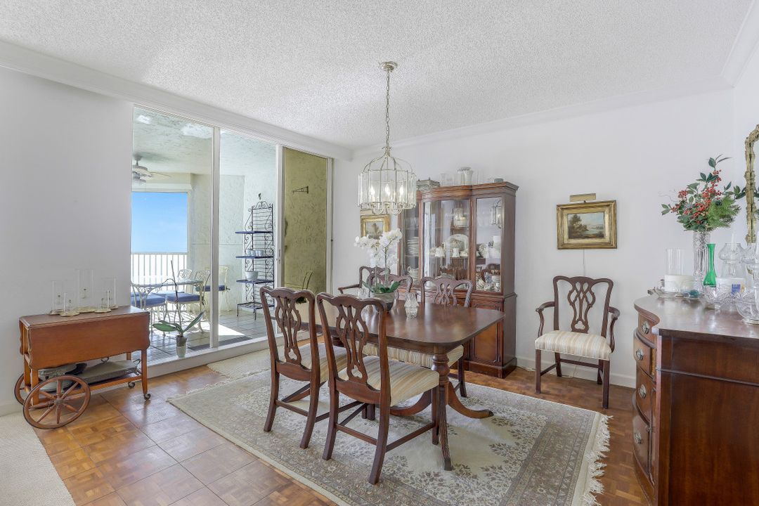 4051 Gulf Shore Blvd N #1105, Naples, FL 34103