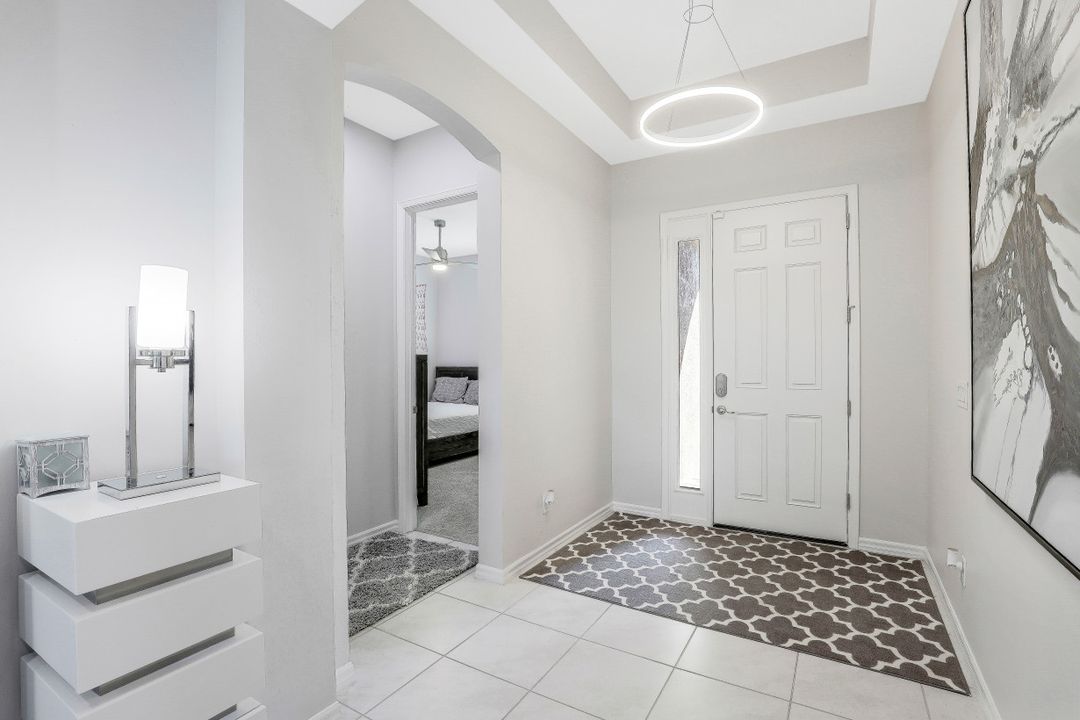 3001 Sunset Pointe Cir, Cape Coral, FL 33914