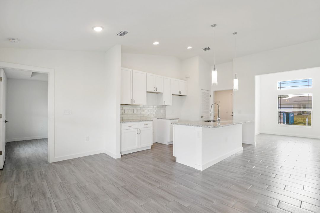 2506 50th St SW, Lehigh Acres, FL 33976