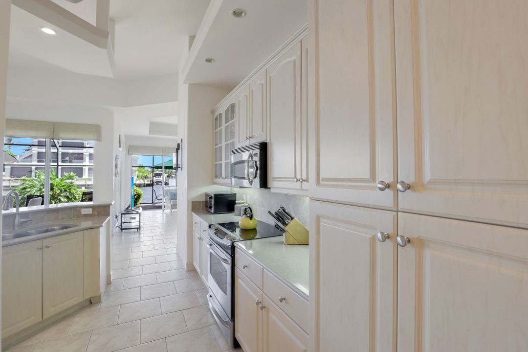 5360 Mikado Ct, Cape Coral, FL 33904