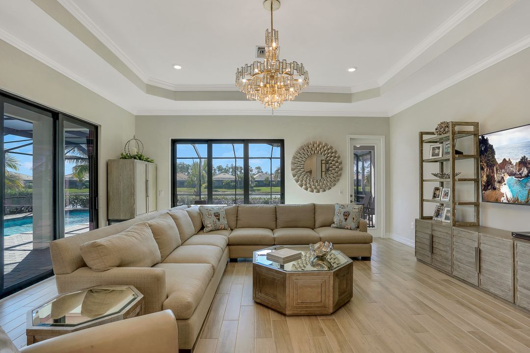 2296 Somerset Pl, Naples, FL 34120