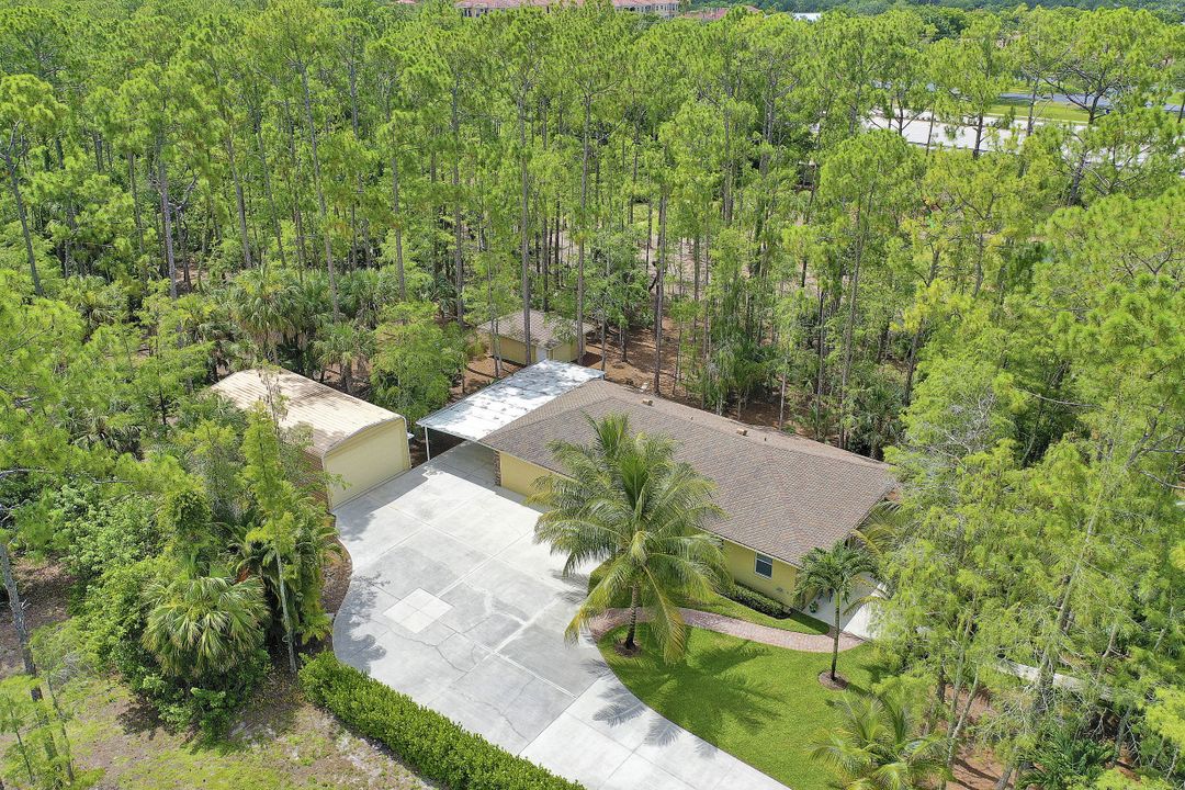 940 Oakes Blvd, Naples, FL 34119