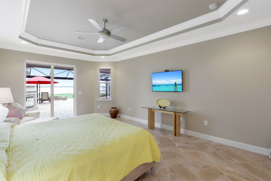 9424 Copper Rock Ct, Naples, FL 34120