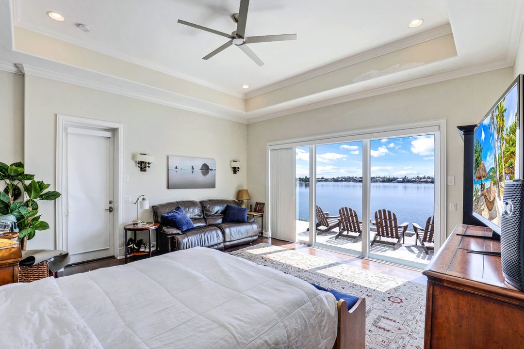 5930 Harborage Dr, Fort Myers, FL 33908