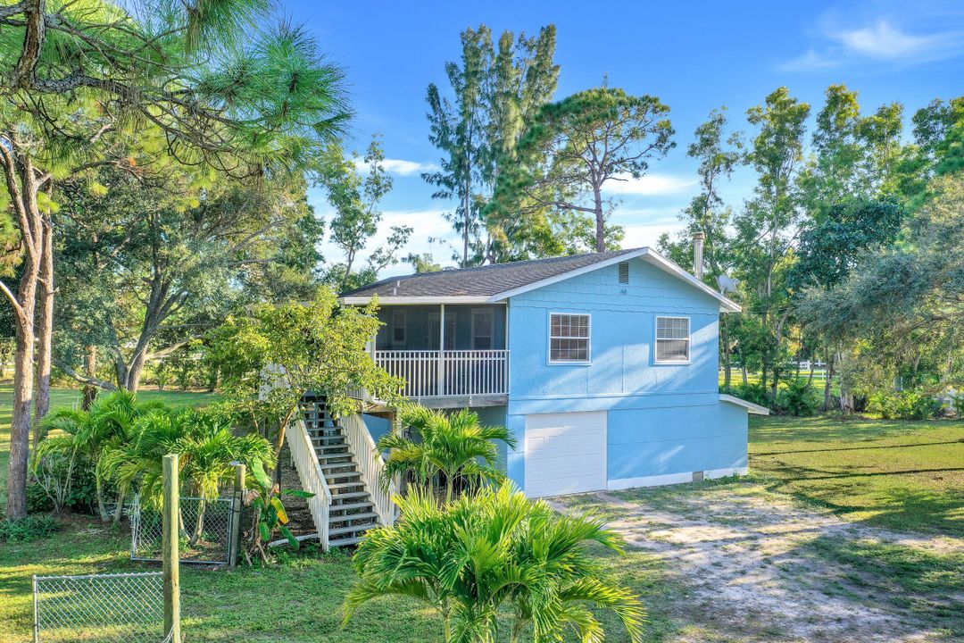 8642 Whispering Pines Dr, Saint James City, FL 33956