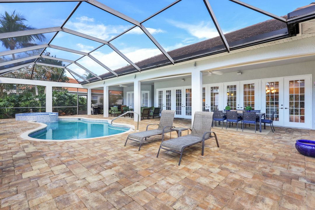 8072 Tiger Lily Dr, Naples, FL 34113