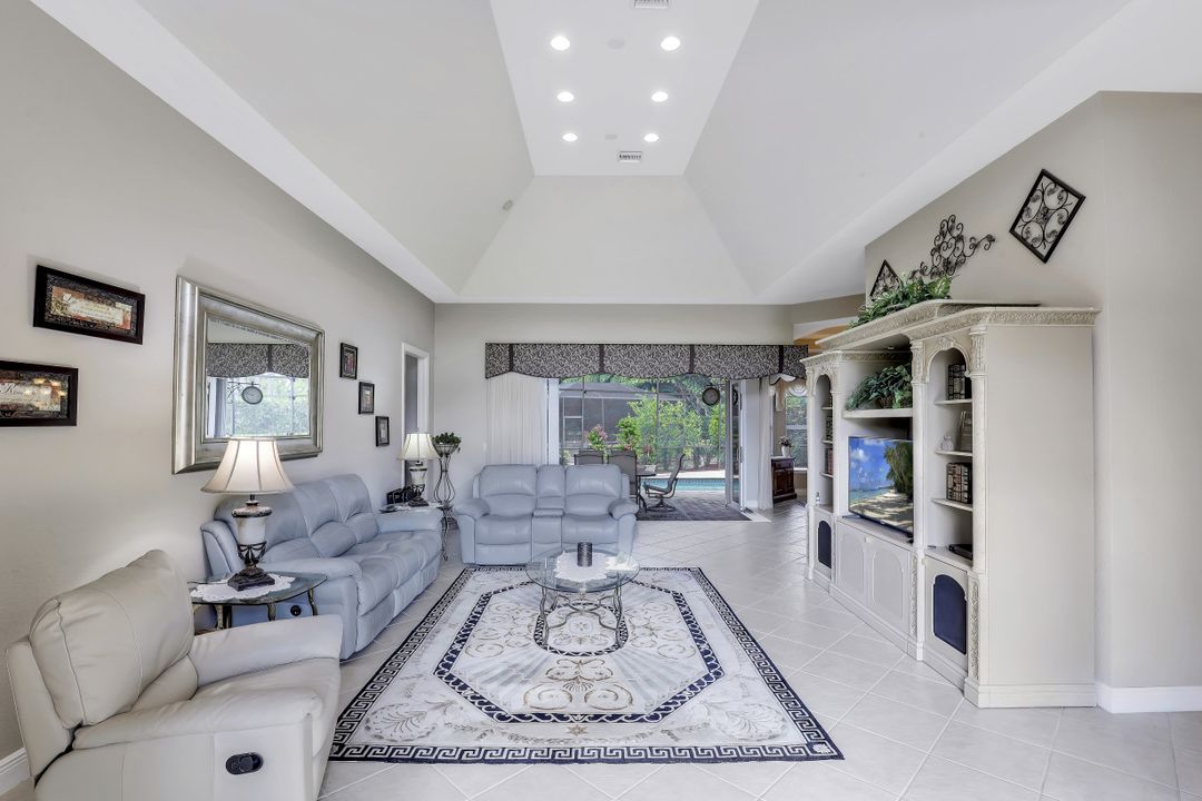 10259 Avonleigh Dr, Bonita Springs, FL 34135