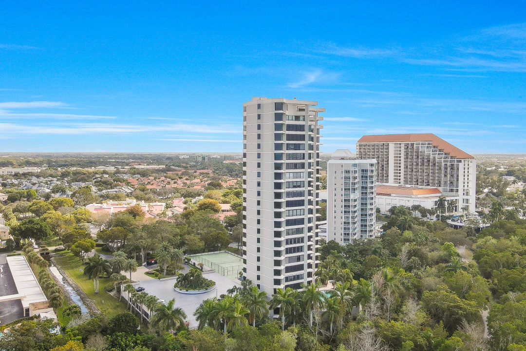 5555 Heron Point Dr #402, Naples, FL 34108