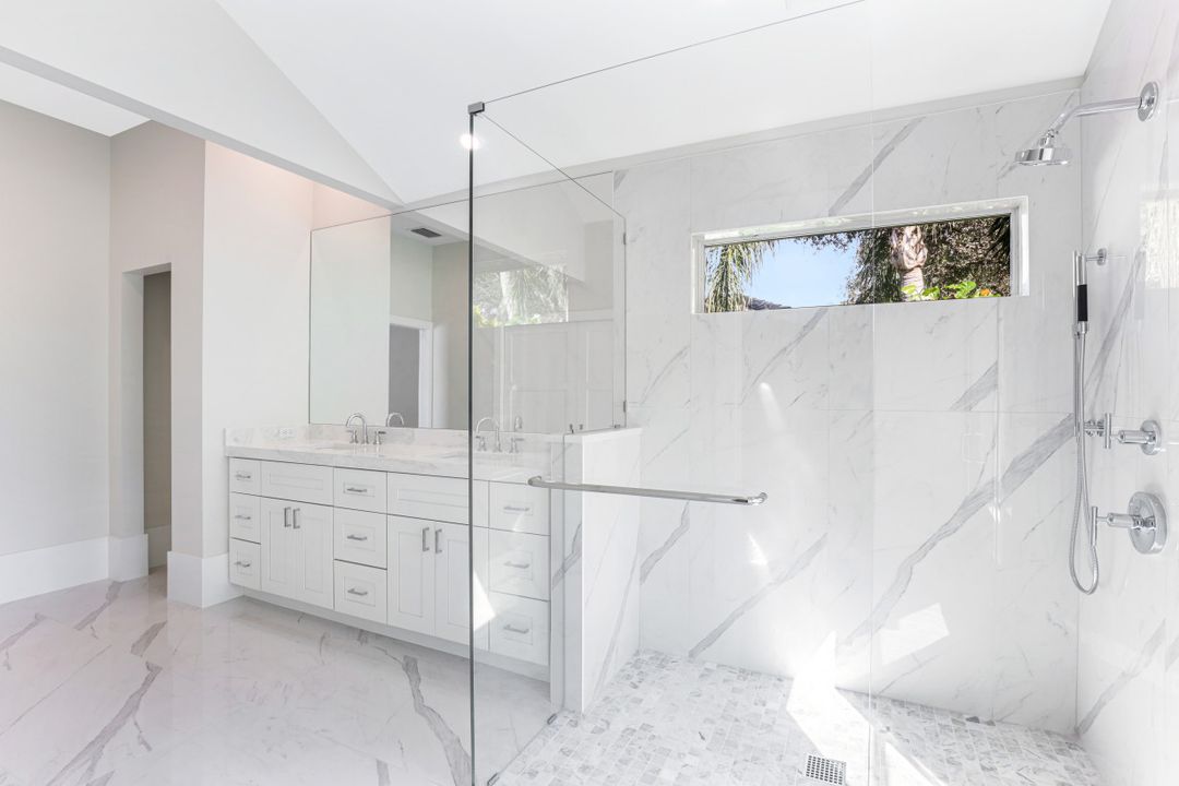 7525 Cordoba Cir, Naples, FL 34109